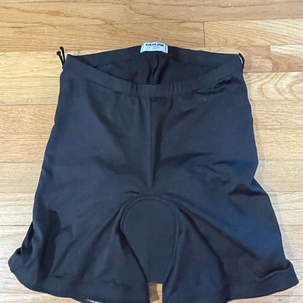 Pearl Izumi Women's Black Bike Shortswith separate padded liner. - Picture 4 of 6